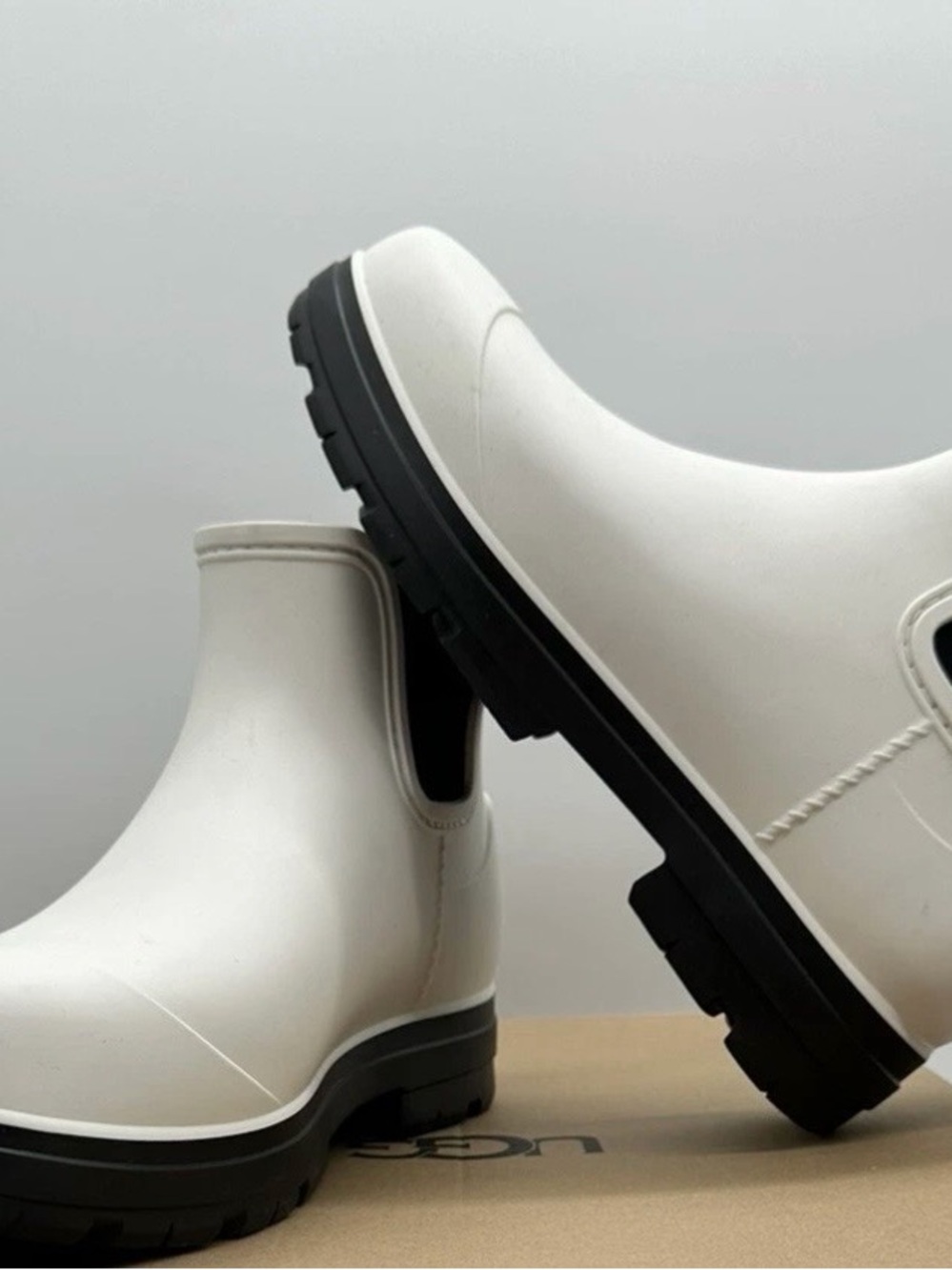 UGG Droplet White Women's Waterproof Slip On Chelsea Rainboots Size 8